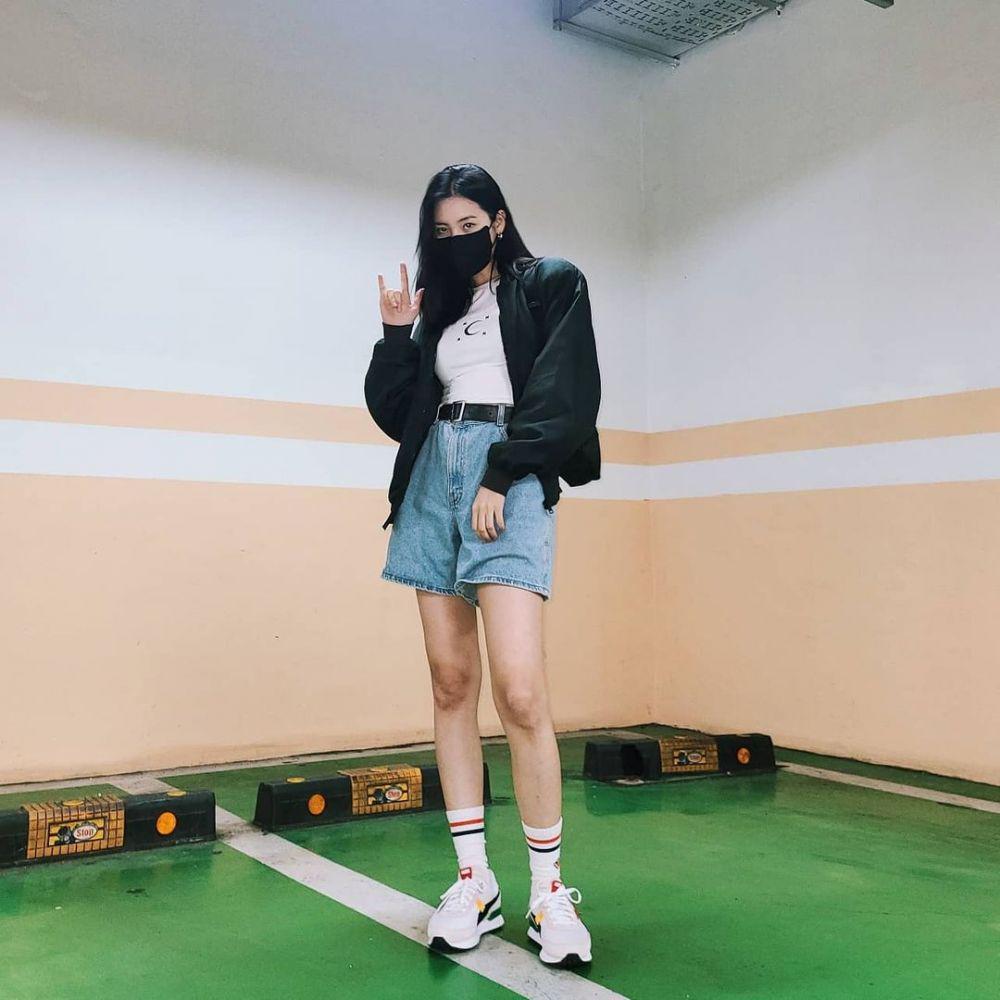 Short pants ala Sunmi (instagram.com/miyayeah)