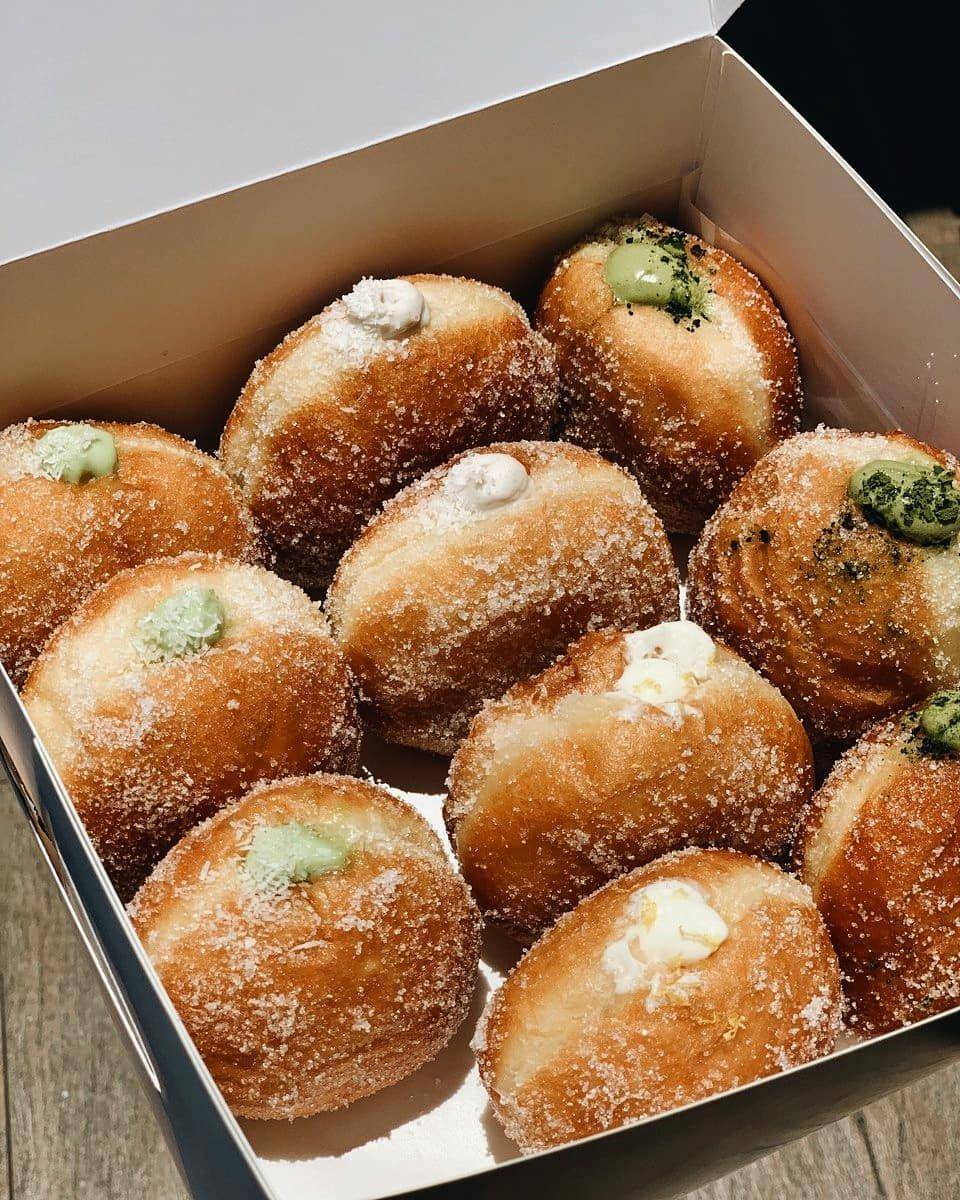 Puffs and Peaks Bakery (instagram.com/puffsandpeaks)