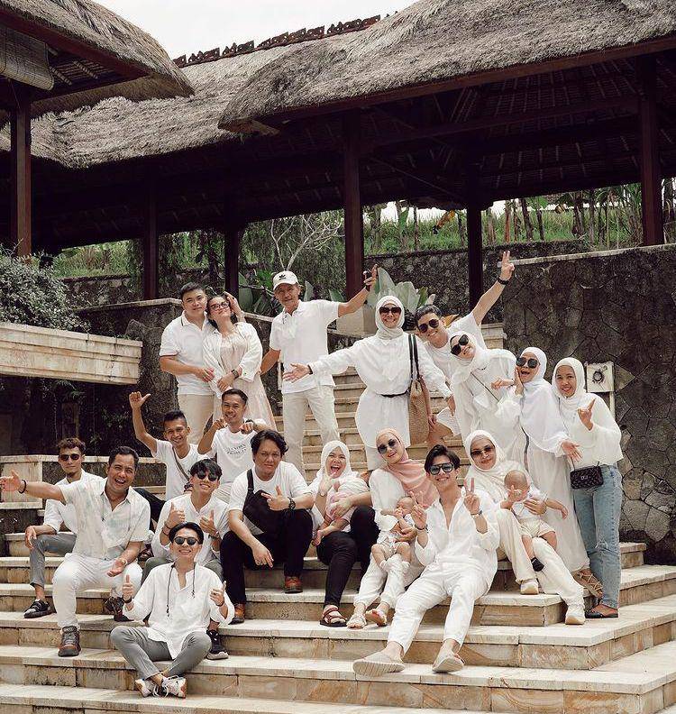 Dinda hw bali (Instagram.com/rey_mbayang)