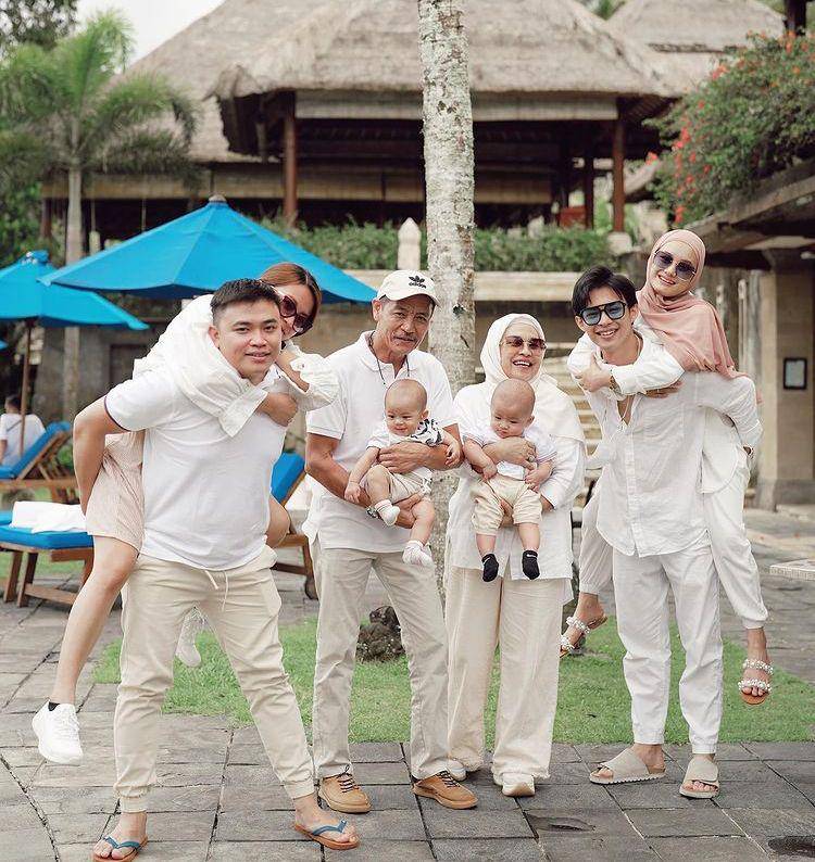 Dinda hw bali (Instagram.com/rey_mbayang)