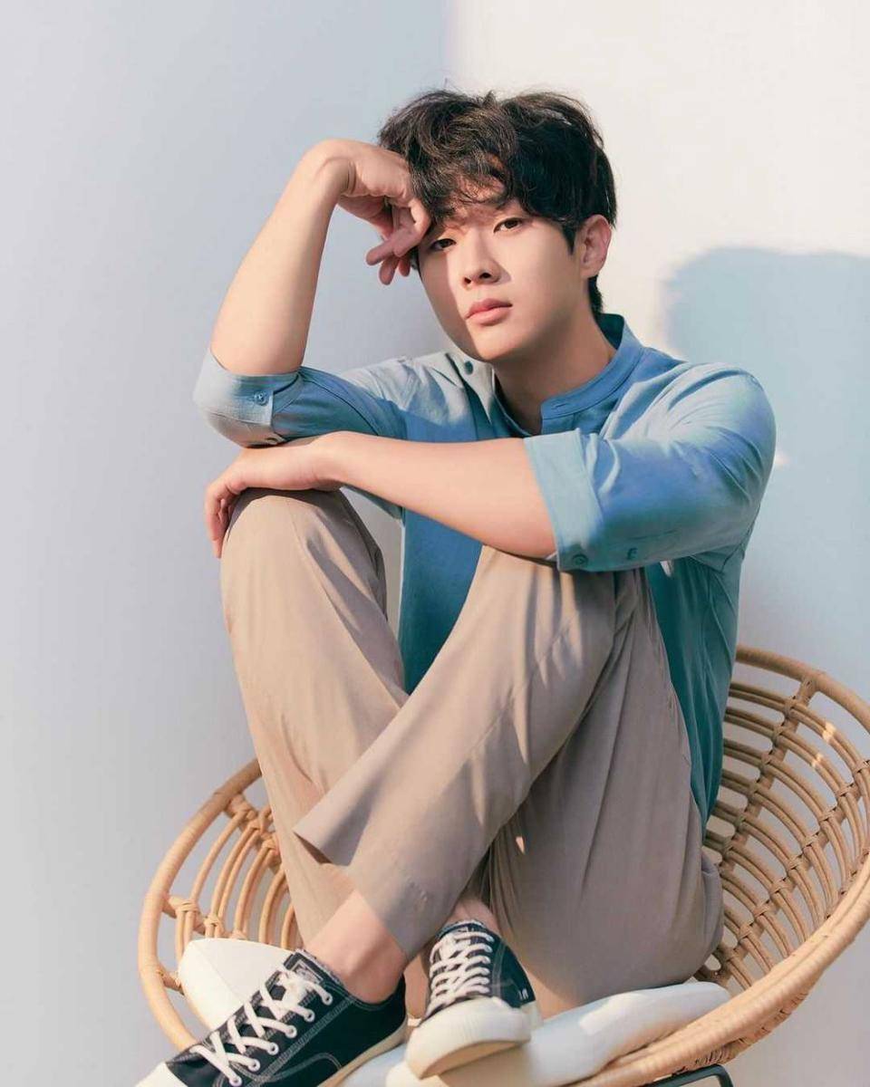 Choi Woo Shik (instagram.com/dntlrdl)