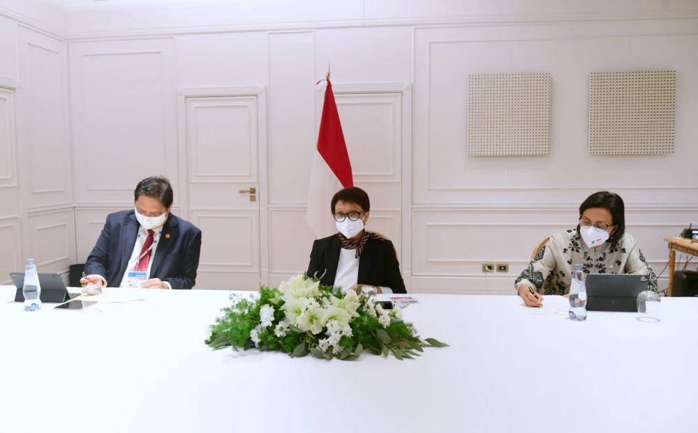 Menko Perekonomian Airlangga Hartarto, Menlu Retno Marsudi, dan Menkeu Sri Mulyani menyampaikan keterangan pers soal KTT G20 (Dok.Biro Pers Kepresidenan)