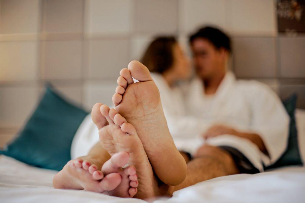 7 Kesalahan Foreplay yang Bikin Mood Bercinta Hilang