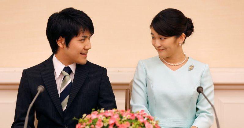 Warga Jepang Demo Tolak Pernikahan Putri Mako dengan Rakyat Biasa