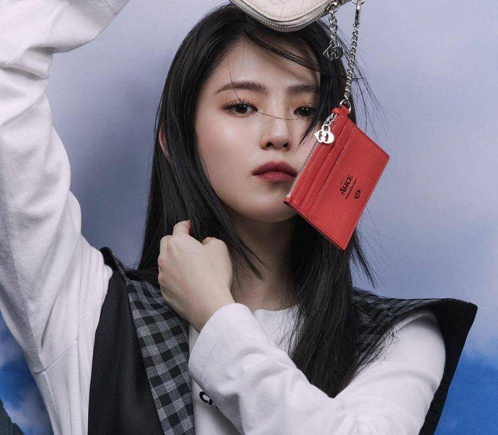 Han So Hee (instagram.com/xeesoxee)