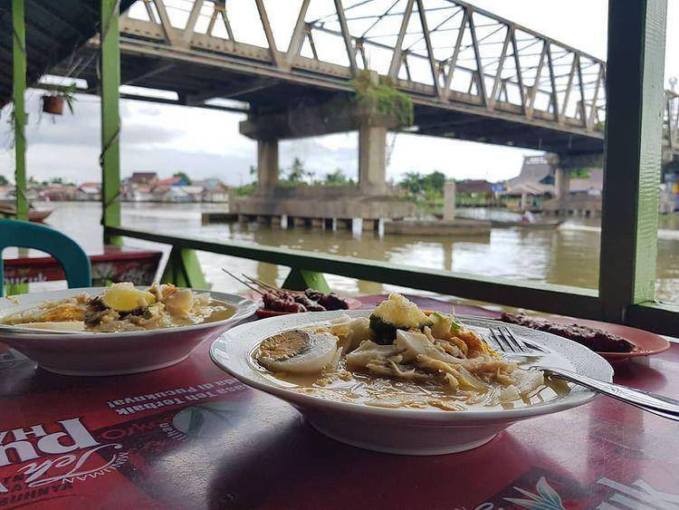 Soto Bawah Jembatan (instagram.com/infrastruktur_mania)