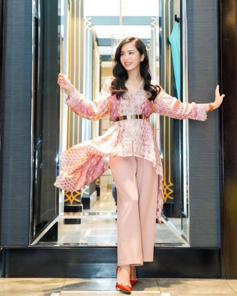 Style Kondangan Bunga Zainal (instagram.com/bungazainal05)