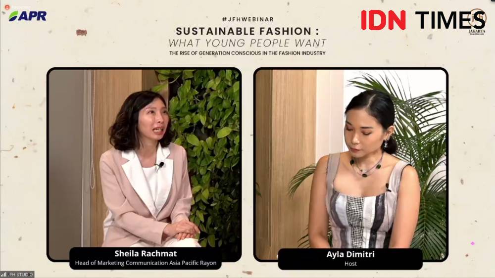 Shella Rachmat selaku Head of Marketing Communication Asia Pasific Rayon, dalam Webinar Sustainable Fashion: What Young People Want yang diselenggarakan oleh Jakarta Fashion Hub. 29 Oktober 2021. (IDN Times/M. Tarmizi Murdianto)