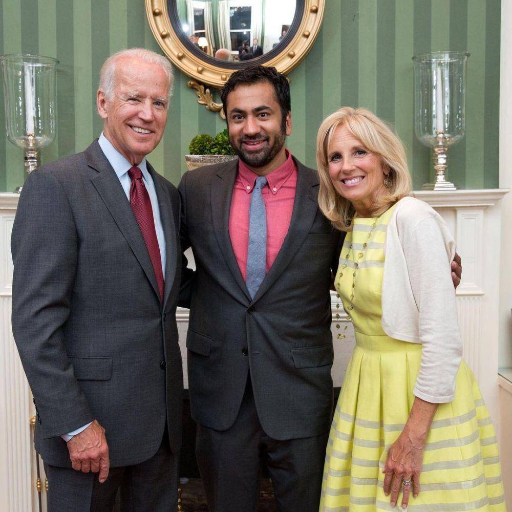 Kal Penn bersama Presiden Joe Biden dan istrinya (instagram.com/kalpenn)