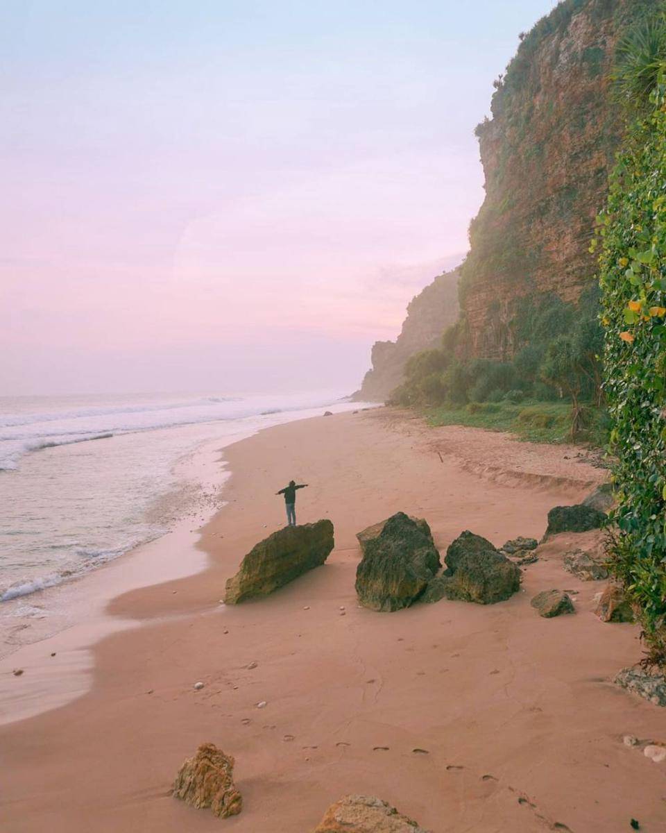Pantai Watunene (instagram.com/nencywulan)