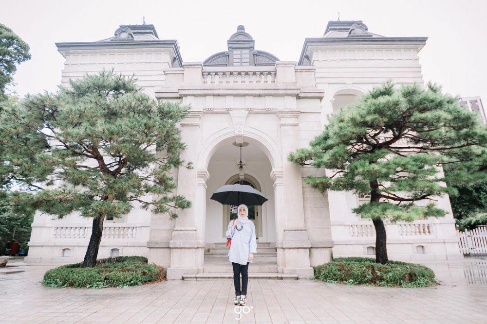 potret Natasha Rizky di lokasi syuting drama Goblin (instagram.com/natasharizkynew)