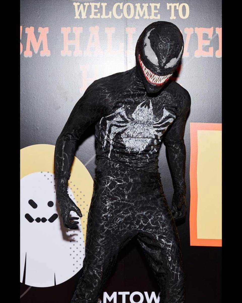 potret Xiaojun WayV di SM Halloween House (instagram.com/smtown)