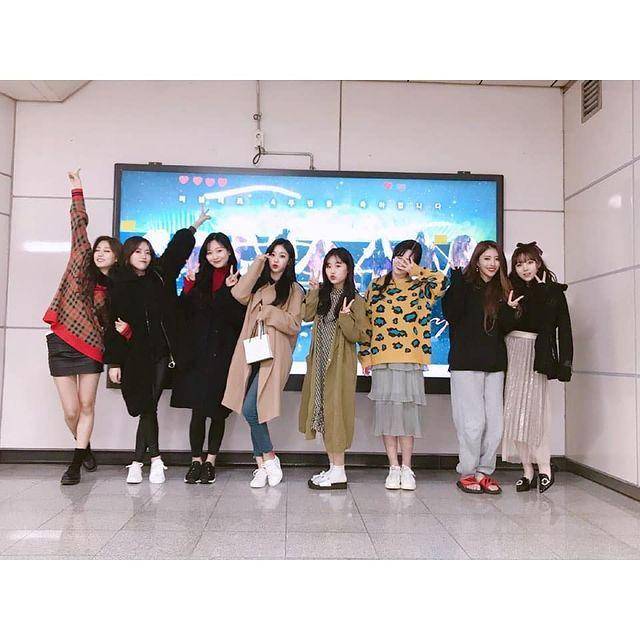 Lovelyz (instagram.com/official_lvlz8_)