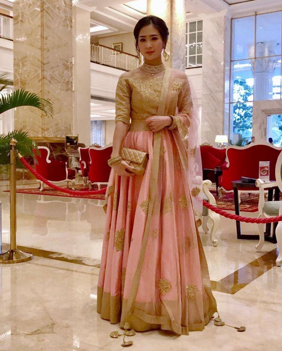 Style Kondangan Bunga Zainal (instagram.com/bungazainal05)
