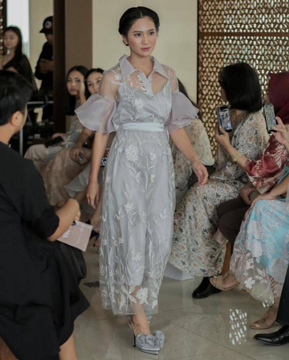 Style Kondangan Bunga Zainal (instagram.com/bungazainal05)