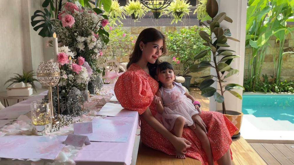ulang tahun Syahnaz (YouTube.com/NisNaz Channel)