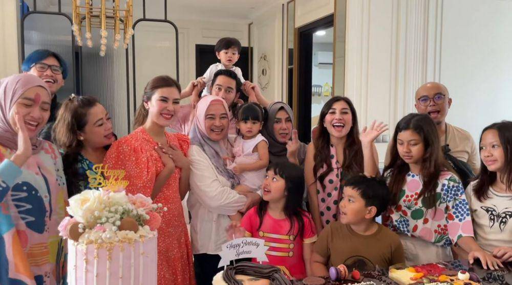 ulang tahun Syahnaz (YouTube.com/NisNaz Channel)