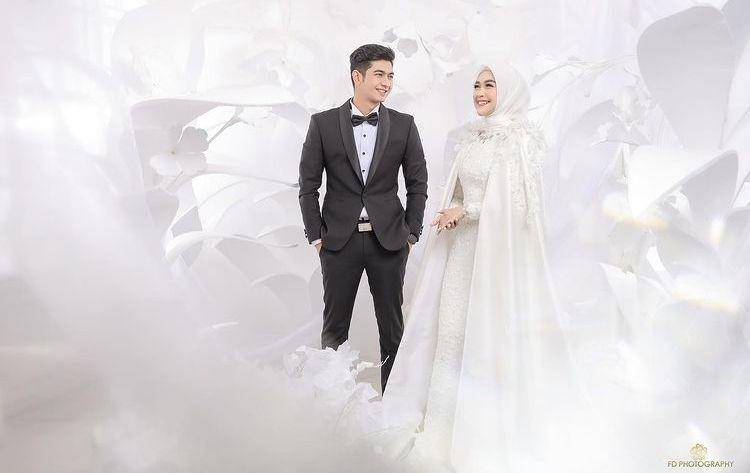 Prewed syari (Instagram.com/riaricis1795)