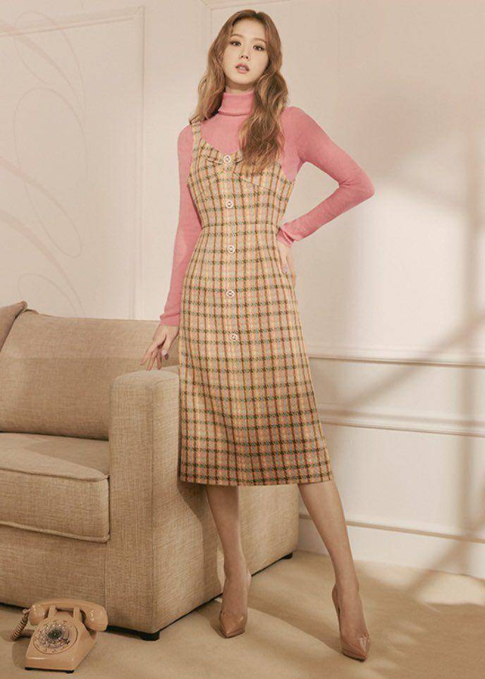 Dress vintage style Jisoo BLACKPINK (twitter.com/DCJisoogallery)