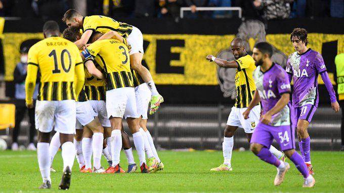 laga Vitesse melawan Tottenham di ajang UEFA Europa Conference League 2021/22 (twitter.com/MijnVitesse)