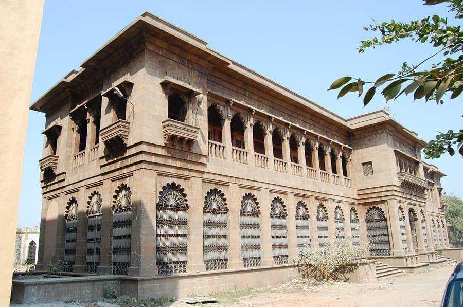 Barton Library and Museum (instagram.com/ibhavngar)
