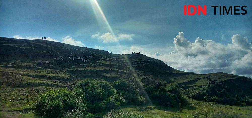 Pemandangan Bukit Seger dari lokasi parkir IDN Times/Ahmad Viqi