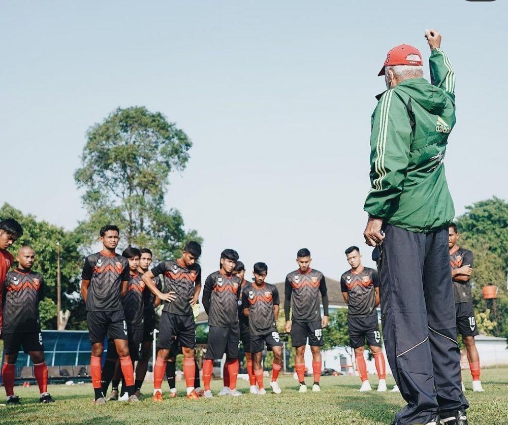 Pelatih Minta Pemain Badak Lampung Main dengan Hati Lawan Persekat