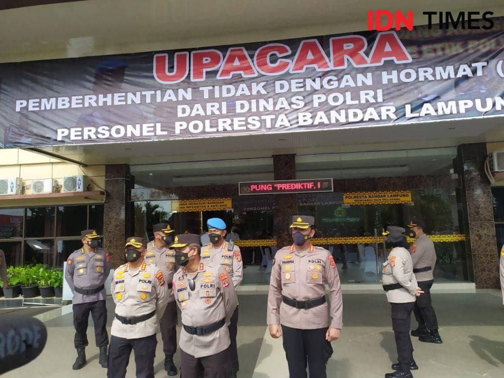 Upacara PTDH Bripka IS. (IDN Times/Tama Yudha Wiguna)