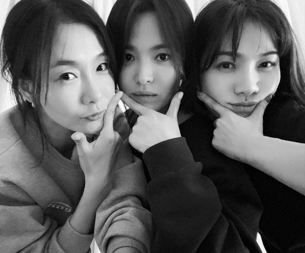 Park Hyo Joo, Song Hye Kyo, dan Choi Hee Seo di balik layar Now, We Are Breaking Up (instagram.com/nowwearebreakingup_official)