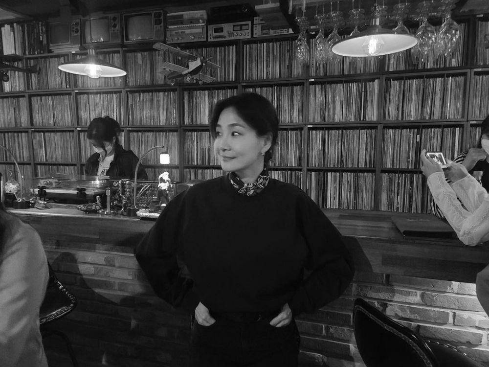 Park Hyo Joo di balik layar Now, We Are Breaking Up (instagram.com/nowwearebreakingup_official)