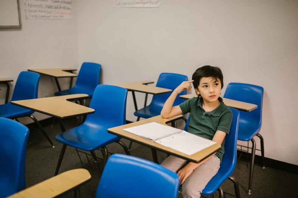 ilustrasi anak sekolah (pexels.com/RODNAE Productions)
