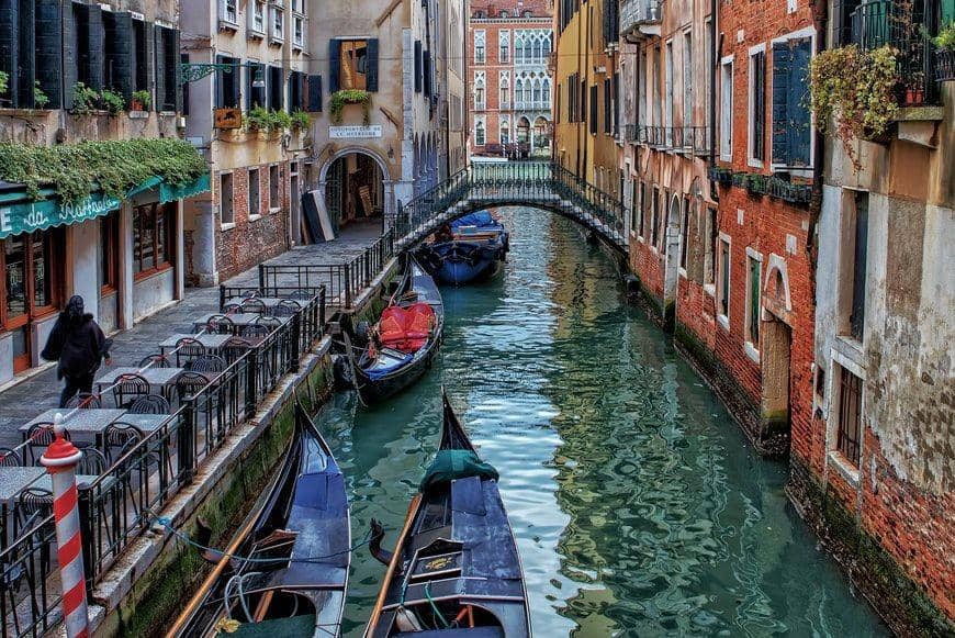 Venesia, Italia (unsplash.com/Ricardo Gomez Angel)