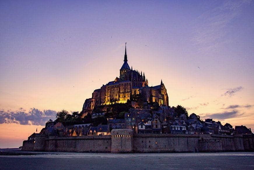 Mont Saint-Michel (unsplash.com/Xavier Senente)