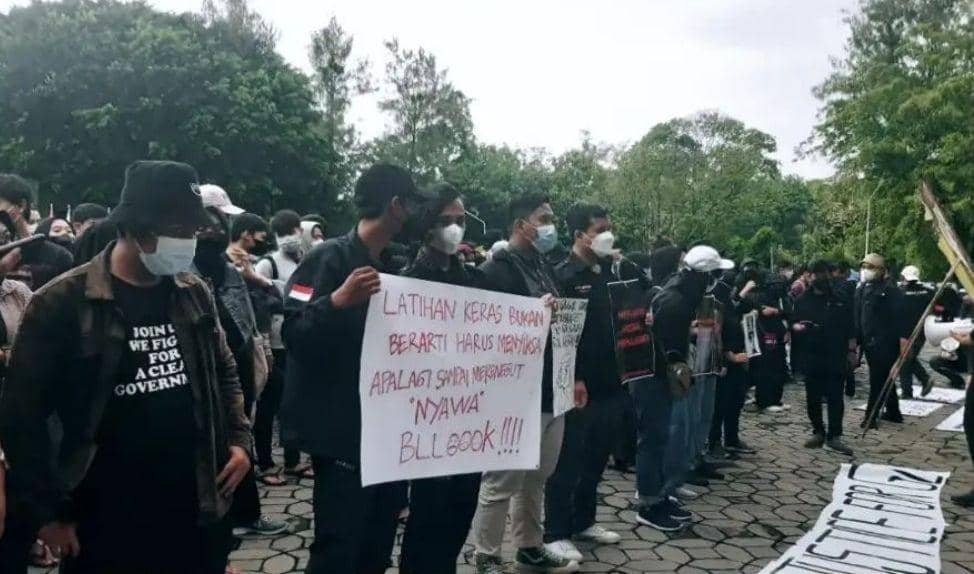 BEM UNS gelar aksi demo usut kasus Gilang Endi Saputra. Instagram @bemuns