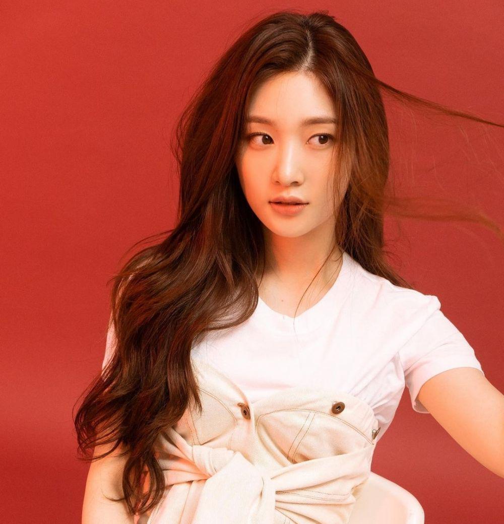 Jung Chaeyeon (instagram.com/j_chaeyeoni)