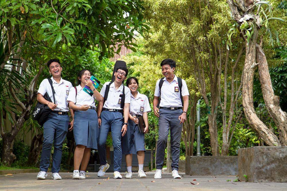 Pelajar tengah berkumpul (Shutterstock/Ibenk_88)