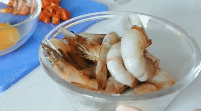 Ilustrasi udang yang dibumbui (youtube.com/fallanehartanto)