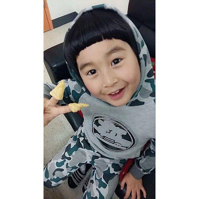 Choi Ro Woon (instagram.com/rnu_lucky._.0216)