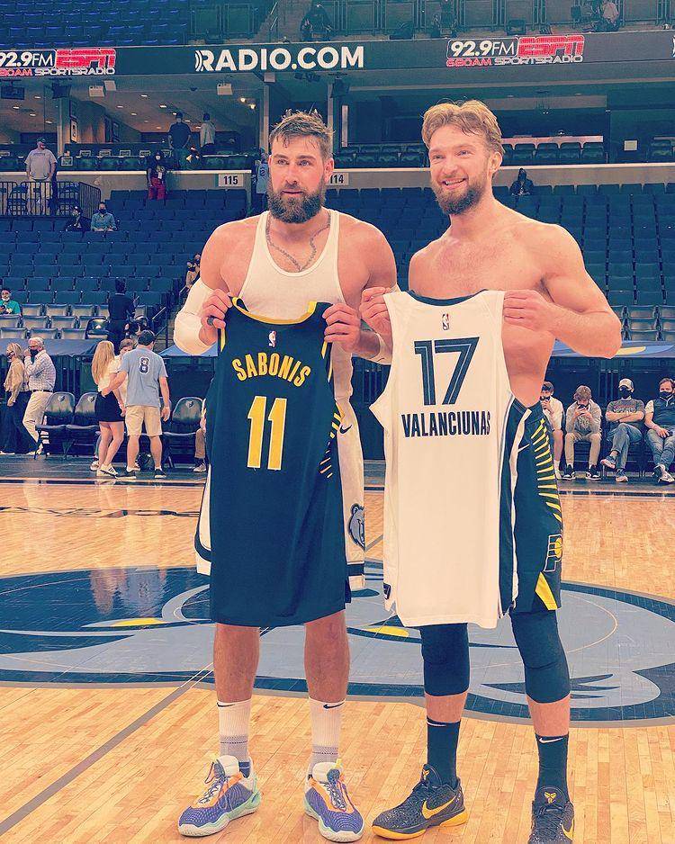 Jonas Valanciunas dan Domantas Sabonis (instagram.com/jvalanciunas)