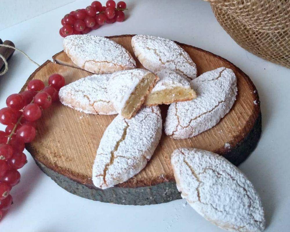 ilustrasi ricciarelli di Siena (instagram.com/reginadani28)
