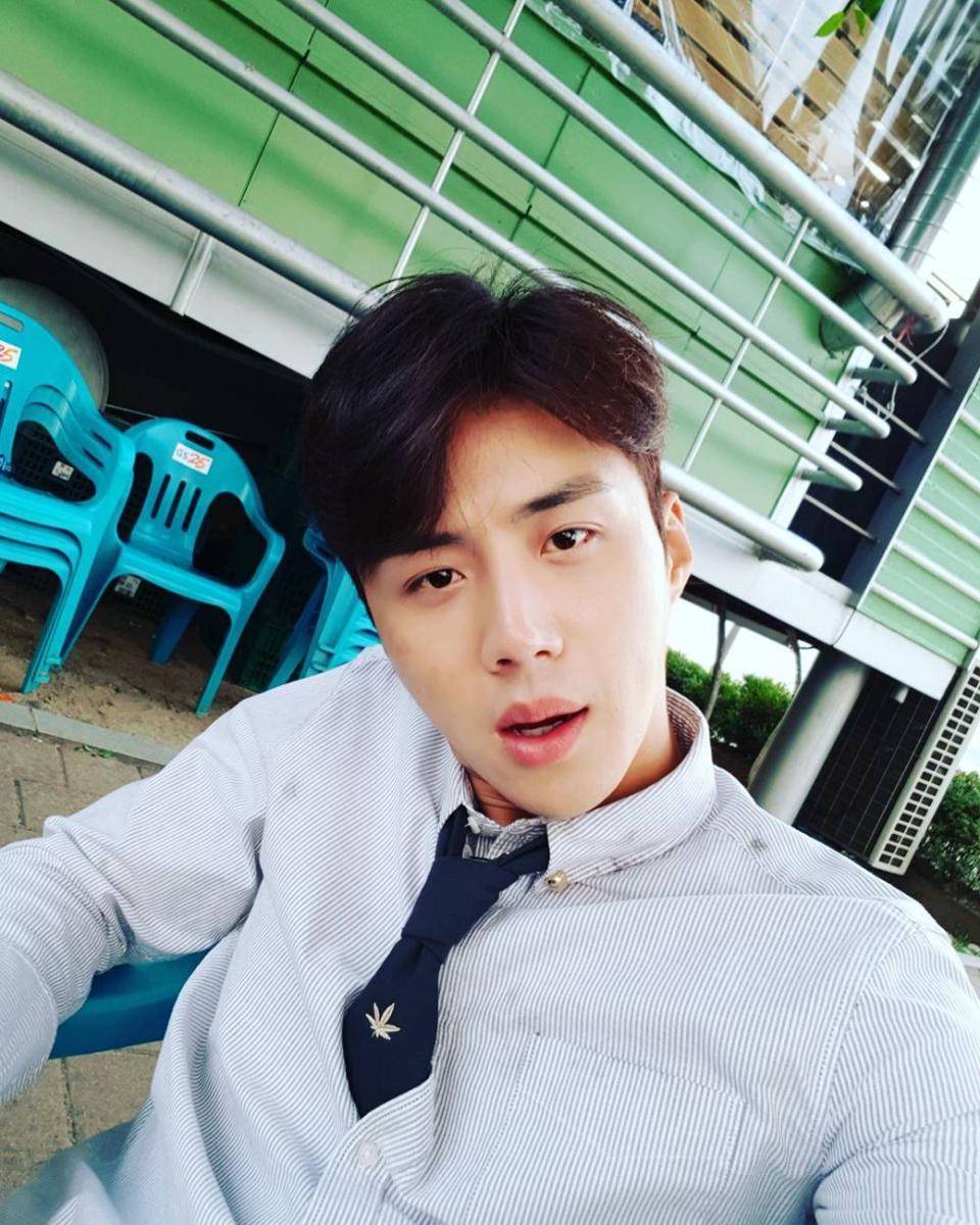 Kim Seon Ho (instagram.com/seonho__kim)
