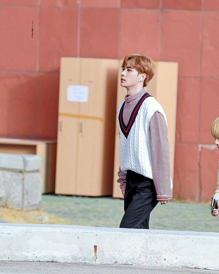 Outfit kasual Kun NCT (instagram.com/nctunited00)