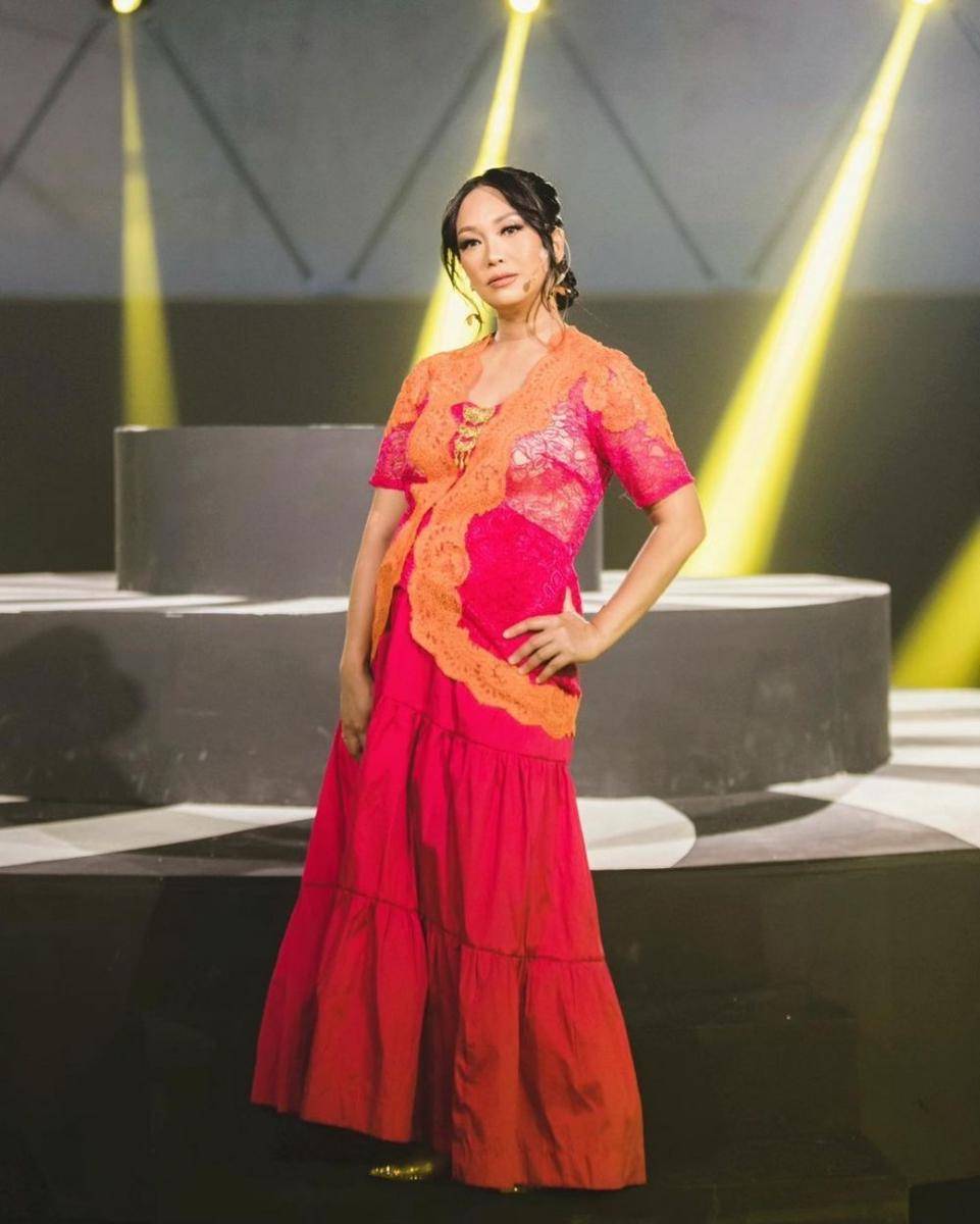 Kebaya Ria Finola (instagram.com/riafinola)