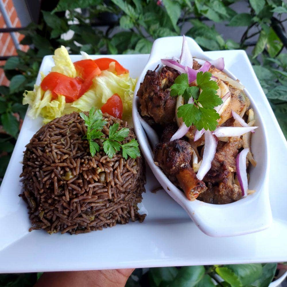 diri ak djon djon (instagram.com/ritanianazaire)