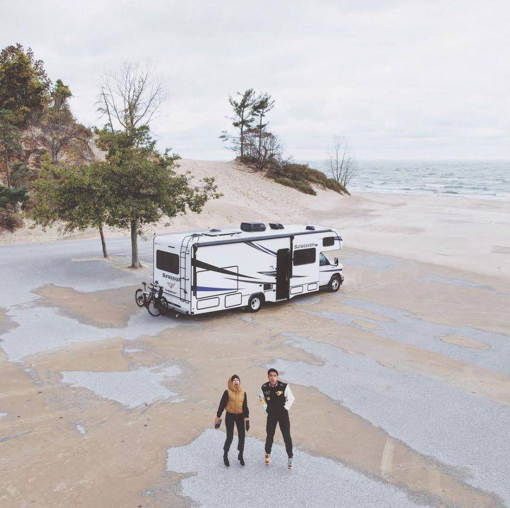 Potret campervan trip ala keluarga Ditto Percussion di AS. (instagram,com/ayudiac)