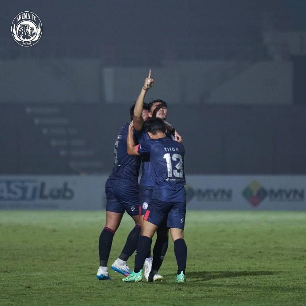 Rizky Dwi merayakan gol ke gawang Madura United. Instagram/aremafcofficial