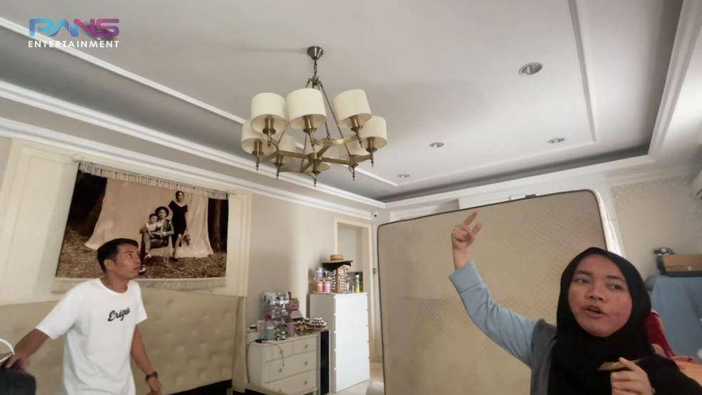 potret terbaru kamar Nagita (YouTube.com/Rans Entertainment)