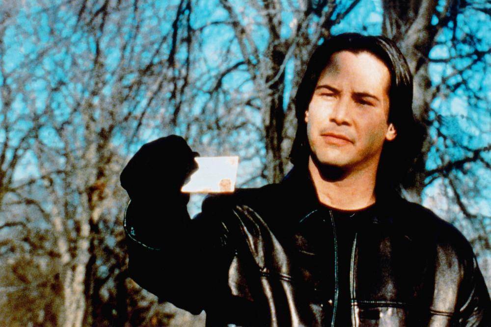 Keanu Reeves dalam film The Watcher (dok. Lewitt/Eberts Productions/The Watcher)
