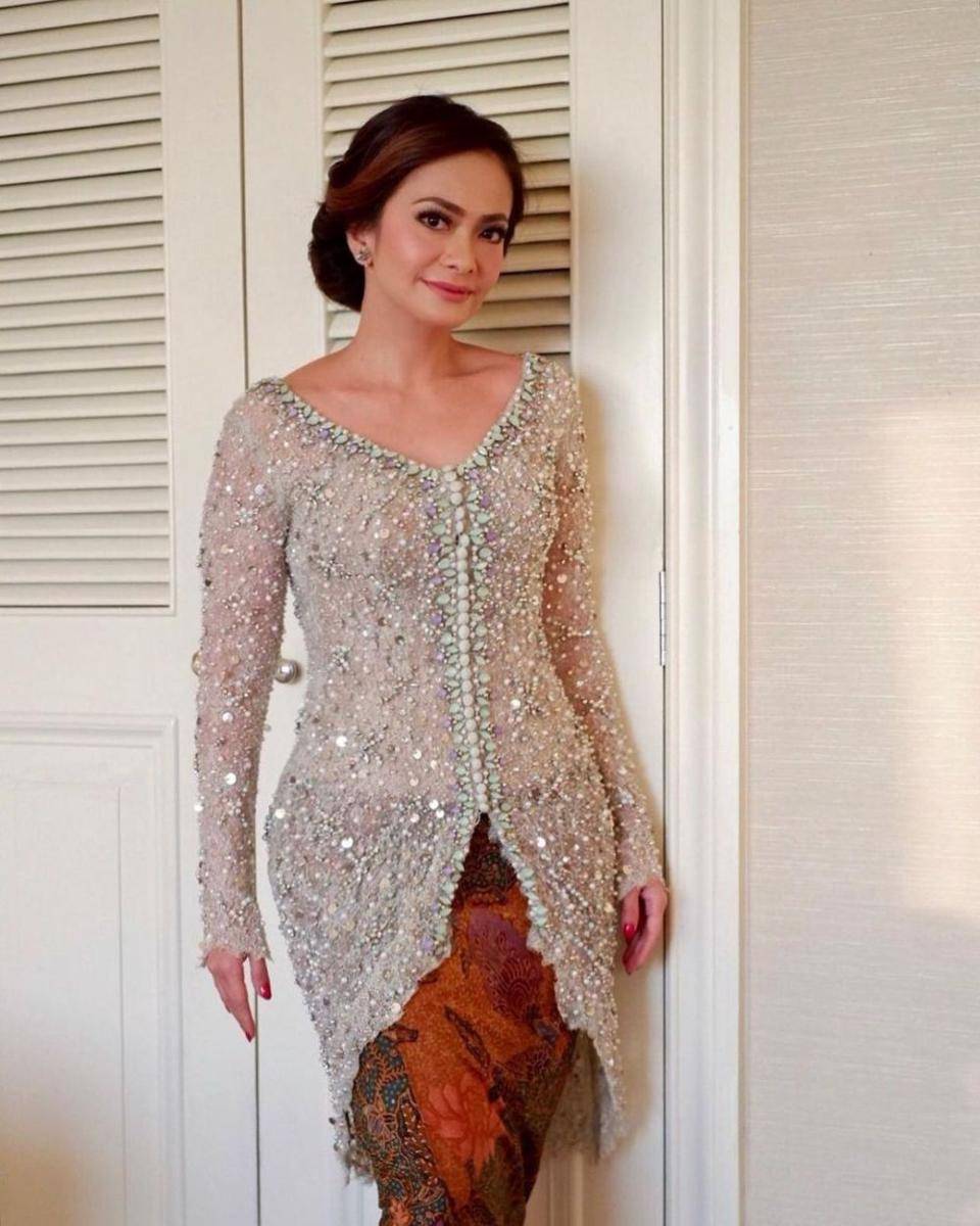 Kebaya Ersa Mayori (instagram.com/ersamayori)