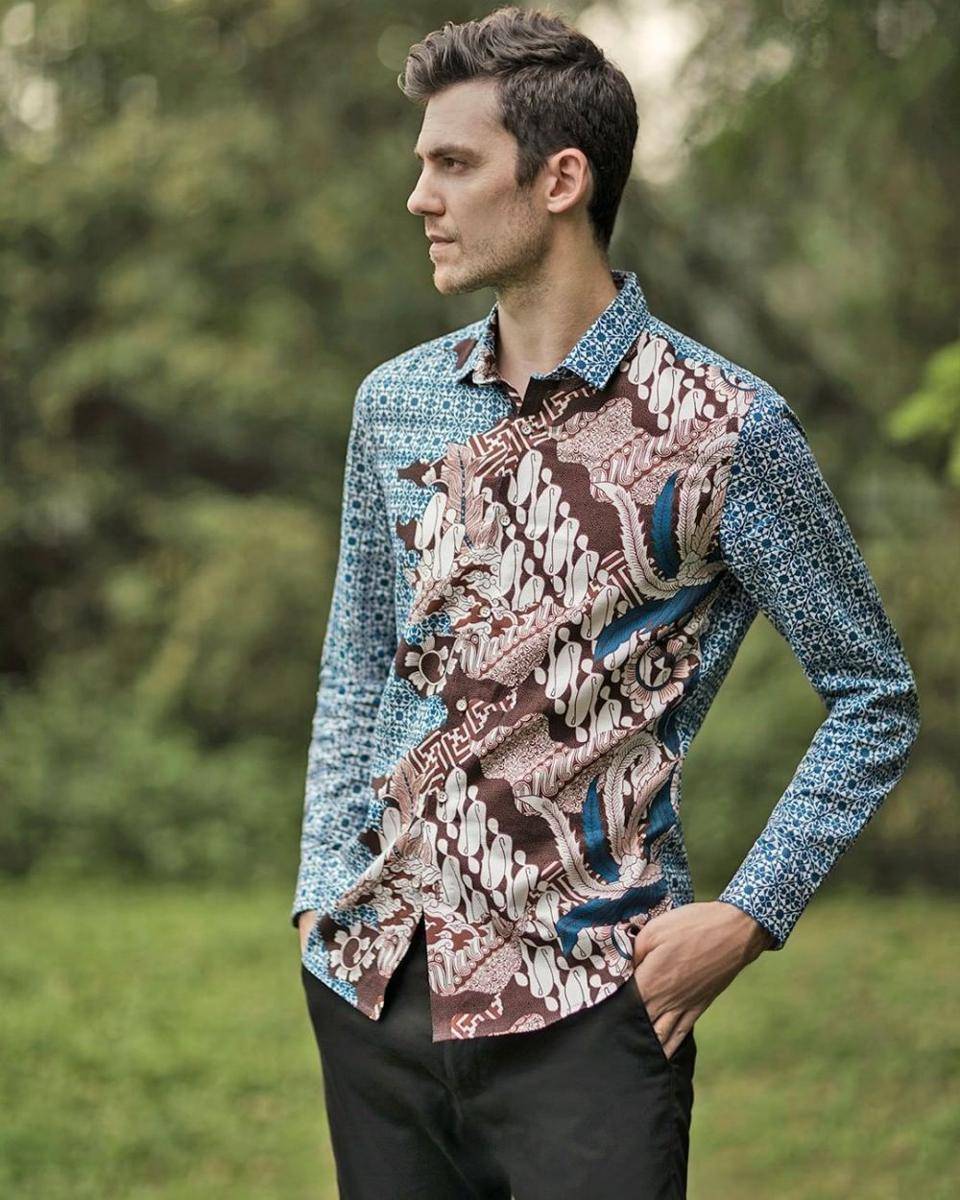Rekomendasi merek kemeja batik untuk pria (Instagram.com/mocindonesia)